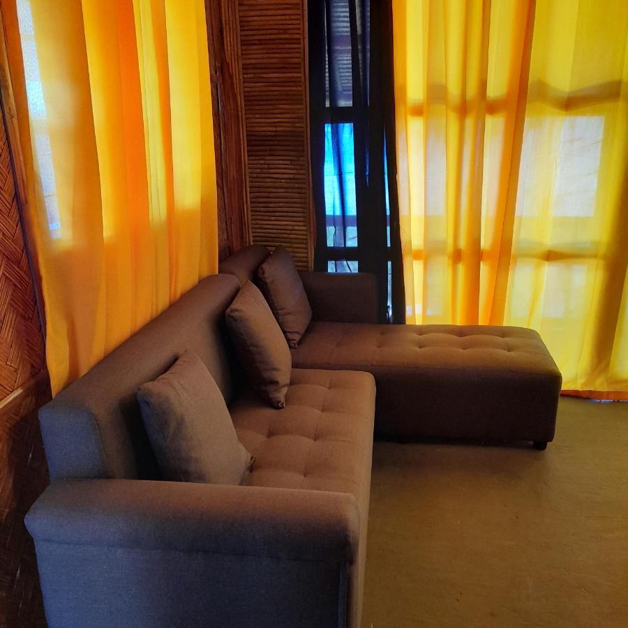 Miley Lodging Restobar New Busuanga Buitenkant foto
