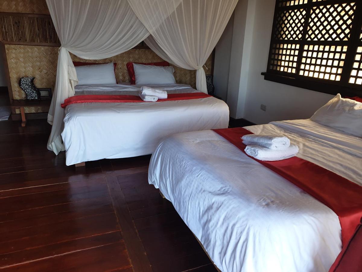 Miley Lodging Restobar New Busuanga Buitenkant foto